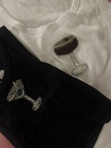 Top chic brodé à la main avec des perles, design complexe de perles pour des tenues estivales élégantes, décontractées et de soirée. - Product Image 4