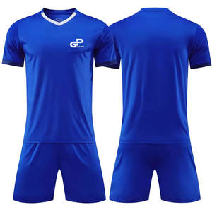 Ensemble d'uniformes de football confortables pour hommes, maillot et short respirants, conçus pour l'entraînement quotidien et les matchs amicaux - Product Image 1