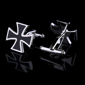 Boutons de manchette personnalisés en acier inoxydable avec croix templière noire, bordure argentée, sérigraphiés pour chemise de mariage formelle pour homme - Product Image 3