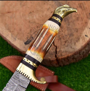 Nouvelle édition de couteau de chasse artisanal en acier Damas de 12 pouces avec manche en os de chameau gravé, couteau Bowie en acier Damas forgé à la main - Product Image 4