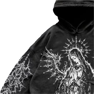 Sudadera con Capucha Negra Gótica Vintage para Hombre, Estilo Urbano, Manga Larga, Corte Holgado, Tejido 100% Algodón - Product Image 4