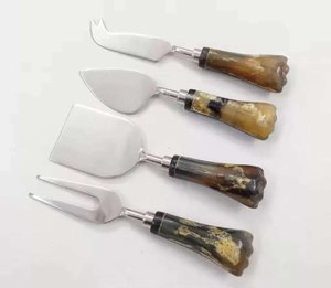 Juego de cubiertos de lujo de acero inoxidable con mango de hueso vintage y acabado pulido espejo (cuchara, tenedor, cuchillo) - Product Image 4