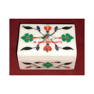 Hermoso Joyero de Mármol Blanco con Diseño Floral Hecho a Mano, Superficie Lisa y Brillante, Forma Rectangular, Ideal para el Día de Acción de Gracias - Product Image 3