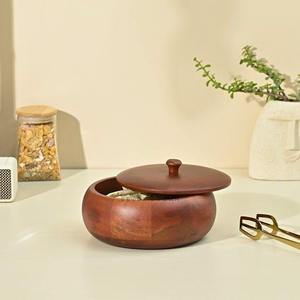 Casserole en bois classique UO Artist avec extérieur poli et design écologique pour tous, par Universal Overseas - Product Image 2