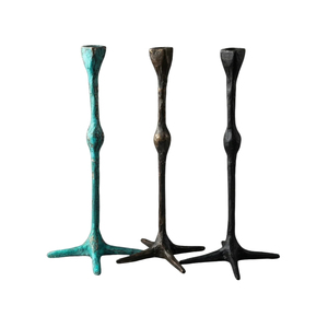 Ensemble de 3 chandeliers modernes rustiques en métal, support trépied artisanal, finition turquoise antique, bronze, noir pour la maison - Product Image 1