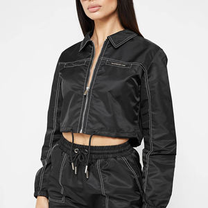 Conjunto deportivo de alta calidad, nuevo, 100% algodón polar, con logo personalizado, top corto tipo sudadera con capucha para mujer, conjunto de jogger corto, traje deportivo para damas, conjunto corto liso. - Product Image 4