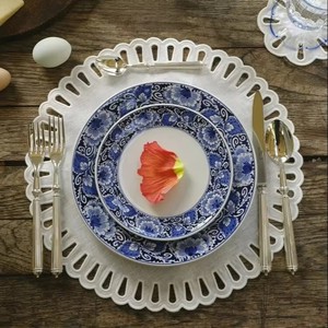 Lot de sets de table ronds brodés en coton blanc vintage, personnalisables, lavables, pour la maison, l'hôtel et les mariages - Product Image 5