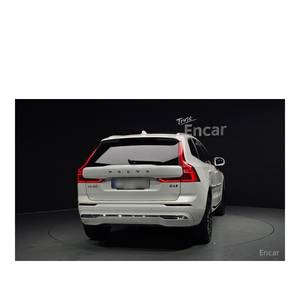 Volvo XC60 B6 Ultimate 2023 con Caja de Cambios Automática, Asientos de Cuero, Cámara Trasera, Volante a la Izquierda - 22,169 km - Product Image 4