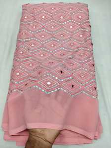 Sari de georgette sintética premium con bordado de espejo, ropa de fiesta con bordados elaborados, ropa étnica de diseñador para bodas y festividades, proveedor mayorista. - Product Image 6