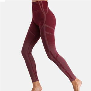 Ensemble de yoga personnalisé pour femme à faible MOQ, nouveau style, vêtements de sport, soutien-gorge côtelé avec leggings de sport, ensembles de yoga à séchage rapide - Product Image 4