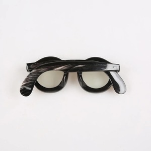 Lunettes de vue rondes en corne de buffle, fabriquées à la main, écologiques, style artisanal moderne - Product Image 5