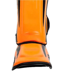 Nouvelles protections de tibia de football durables, légères, flexibles, en cuir PU, protection professionnelle, fermeture à scratch, fabrication pakistanaise, OEM - Product Image 5