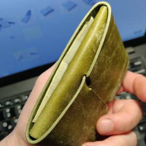 Cartera de Cuero sin Costuras para Hombre, Minimalista, con Bloqueo RFID, Modelo SLW-0052 - Product Image 2