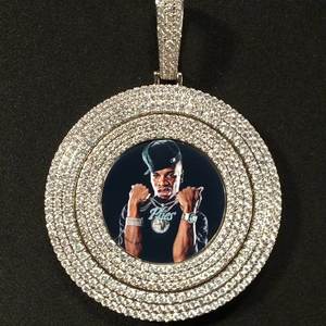 Colgante Giratorio con Foto, Colgante Redondo con Incrustaciones de Diamantes, Colgante Personalizado con Imagen, Colgante Giratorio con Recuerdo, Colgante de Regalo Estilo Hip Hop - Product Image 3