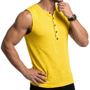 Débardeur Henley sans manches pour homme, élégant et décontracté, avec logo personnalisable, patte de boutonnage, style streetwear, vente en gros - Product Image 1