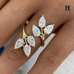 แหวนทอง 14K รูปใบไม้ประดับเพชรทรงลูกแพร์แบบกำหนดเอง แหวนหมั้นเพชรเพาะเลี้ยงในห้องปฏิบัติการสำหรับผู้หญิง ได้รับการรับรองจาก IGI - Product Image 4