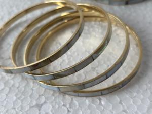 Juego de Brazaletes de Lujo Hechos a Mano en Plata S925 con Incrustaciones de Madreperla y Baño de Oro para Mujer, Joyería Apilable para Aniversario - Product Image 3
