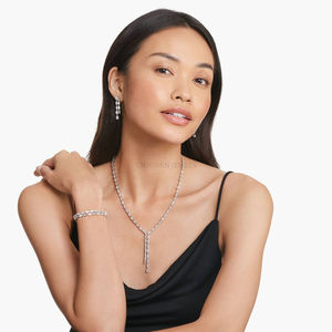 Collar con Colgante de Diamante Cultivado en Laboratorio de 0.50 Ct, Oro Amarillo, Engaste en Cesta, Joyería Clásica Ecológica para Aniversario - Product Image 2