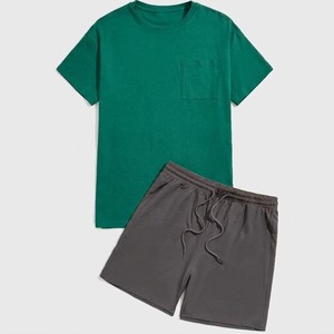 Ensemble décontracté homme 2026 : T-shirt classique à poches et short – Tenue d'été en tissu doux, coupe décontractée, ensemble deux pièces minimaliste personnalisable - Product Image 1