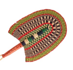 Abanico de mano decorativo hecho a mano de estilo étnico, tejido con hierba marina verde y roja, abanico tradicional para refrescarse en eventos de verano al aire libre. - Product Image 4