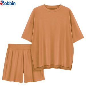 Tenues d'été : Ensemble court tendance en coton vierge avec logo personnalisé, t-shirt et short assortis - Product Image 4