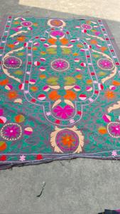 Drap de lit en coton brodé Suzani fait main, gris multicolore, motif floral bohème, couvre-lit traditionnel indien, décoration ethnique pour la maison, literie - Product Image 6
