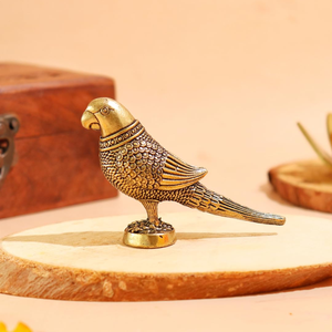 Figurine d'oiseau faisan en laiton artisanal avec détails de plumes complexes, statue décorative en métal, objet de luxe pour table, maison ou bureau - Product Image 1