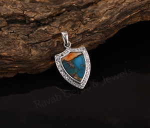 Pendentif en argent 925 plaqué rhodium avec accents de diamants, forme bouclier 10x14mm, turquoise cuivrée, motif huître barbelée, bijoux fins, best-seller - Product Image 2