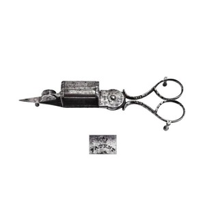 Coupe-mèche professionnel avec lame de coupe de précision en acier inoxydable durable, idéal pour une combustion propre et uniforme des bougies - Product Image 5