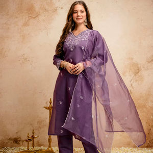 Ensemble Salwar en soie romaine indienne pakistanaise tendance, couleur lavande, dernière collection exclusive, vêtements ethniques pour femmes, pour fêtes et mariages - Product Image 5