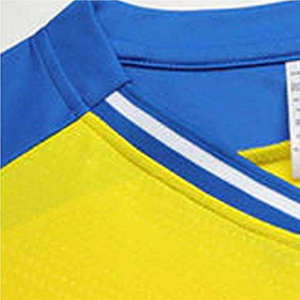 Ensemble de maillots de football personnalisés pour hommes Jaune Bleu Col en V Manches courtes 100% polyester Évacuation de l'humidité Toutes saisons Uniforme adulte - Product Image 4