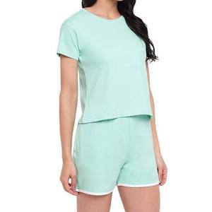 ชุดเซ็ตเสื้อยืดและกางเกงขาสั้นลำลองสำหรับผู้หญิง ผ้าแคนวาสเนื้อผ้าฝ้าย 100% ระบายอากาศได้ดี พิมพ์ลายดิจิทัล รับผลิตแบบ OEM - Product Image 1