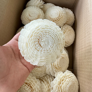 ดอกไม้โซล่าวู้ดขนาดใหญ่ 8-8.5 ซม. ทำจากเส้นใยพืชเซสบาเนีย สำหรับอโรมาเธอราพี ทำด้วยมือ เป็นมิตรต่อสิ่งแวดล้อม แบบเจาะรู สำหรับตกแต่ง - Product Image 2