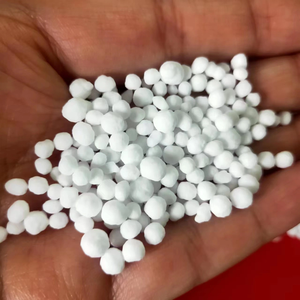 Urea agrícola de grado 46% con alto contenido de nitrógeno, fertilizante granulado en perlas, al mejor precio. Urea 46% CH4N2O disponible a precio mayorista. - Product Image 1