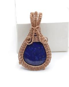 Pendentif en Lapis Lazuli Naturel AAA+++ avec Fil de Cuivre Enroulé, Bijou Fait Main en Pierre Précieuse, Taille Unique, Pendentif Bohème en Cristal de Guérison - Product Image 2