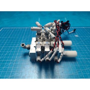 Vanne solénoïde 5 ports SMC SY5220-5LZ-01, utilisée comme pièce détachée pour équipement semi-conducteur Legacy - Product Image 2