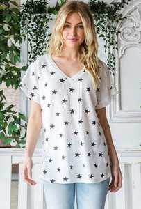 Camiseta blanca de manga corta con cuello en V para mujer, top informal con textura gofrada y estampado de estrellas negras - Product Image 6