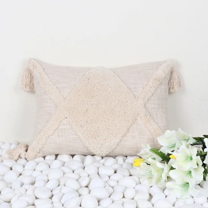 Housse de coussin rectangulaire en coton 100% avec texture brodée, rayures ivoire, franges, style bohème, pour canapé, décoration intérieure, fermeture éclair - Product Image 1