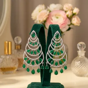 Hermoso conjunto de pendientes de circón con estilo, excelente calidad con tono plateado para mujer, ropa moderna, ropa de boda para mujer y Niña - Product Image 1