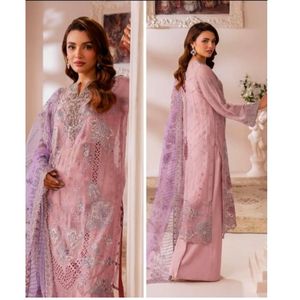 Traje de 3 Piezas para Mujer en Chifón Premium Bordado, con Pantalón con Cintura Ajustable Hecha a Mano y Dupatta de Tela Bordada - Product Image 4