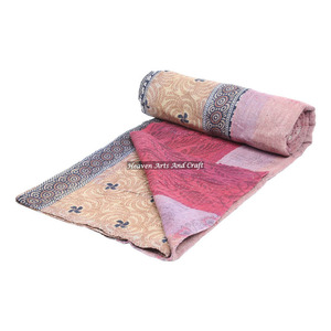 Edredón Kantha Gudari GD077 Edredón Kantha Gudari Indio Reversible cosido a mano tiro pesado viejo Sari Manta parche Trabajo pesado - Product Image 1