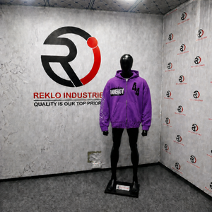 Sudadera con capucha morada con cremallera, estilo urbano, corte regular, diseño estampado, logo 44 frontal, para otoño, oversize, de forro polar, en oferta - Product Image 3
