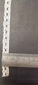 Encaje Crosiya de calidad premium con elegante diseño de crochet hecho a mano para prendas étnicas y de moda. - Product Image 3