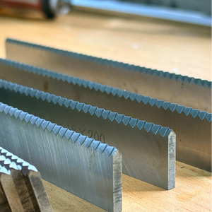 Cuchillos QA, Cuchillo Dentado HSS, Hoja Personalizada, Fábrica en Vietnam, Gran Resistencia, Dientes Afilados, Rendimiento de Corte Consistente - Product Image 4