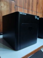 Le Trusure Mini est une machine portable d'authentification des diamants conçue pour une détection rapide et précise des diamants CVD et HPHT.