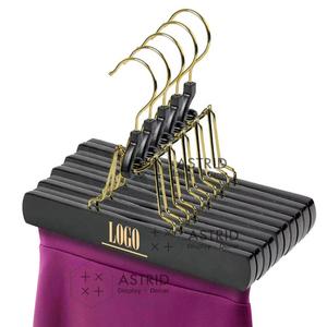 Astrid 23 CM Luxe Logo Shop Écharpes Femme Clip de Présentation pour Magasin de Vêtements - Product Image 1