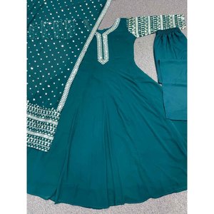 ROBE DE SOIRÉE GEORGETTE BRODERIE SEQUENCE TRAVAIL BAS AVEC DUPATTA VERT - Product Image 3