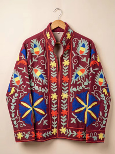 Blouson en velours fait main |   Vêtements bohèmes pour femmes, automne/hiver, réversibles, vintage, motif floral brodé à la main, écologiques - Product Image 1