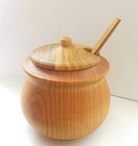 Tarro de miel de madera artesanal de confianza con diseño antiderrame y tapa abatible que garantiza un servicio limpio y previene la adherencia de miel para camping - Product Image 1