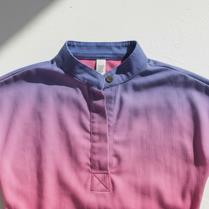 Conjunto de Uniformes Médicos con Degradado de Color para Mujer – Blusa de Manga Corta y Pantalones Jogger |   Uniforme de Enfermería Moderno - Product Image 2